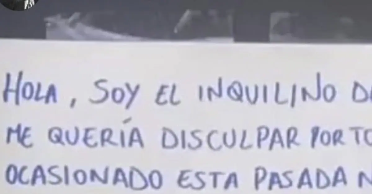Un sevillano causa un revuelo con una carta en su bloque tras una «noche loca» en su piso